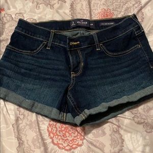 Hollister Co size 3 low rise midi jean shorts